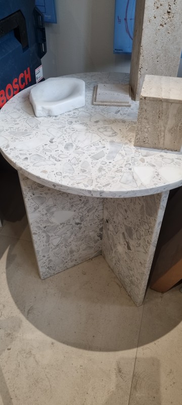 Réalisation d'une table en marbre par la marbrerie de la madeleine à Nice